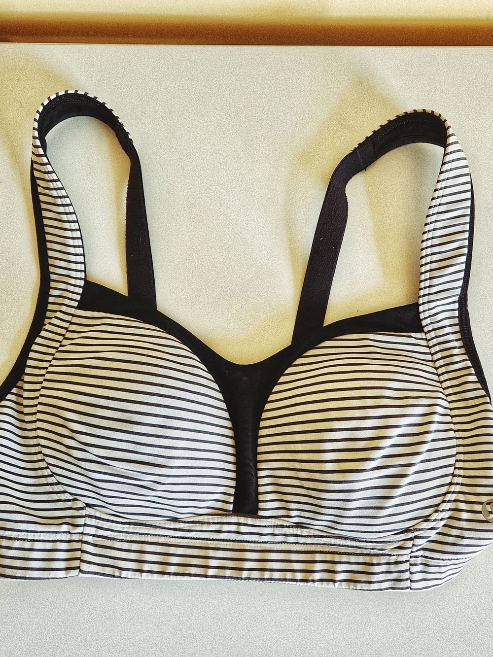 EuC Lululemon Athletica Striped Black and White Sports Bra